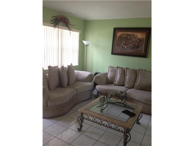 18130 SW 136 CT