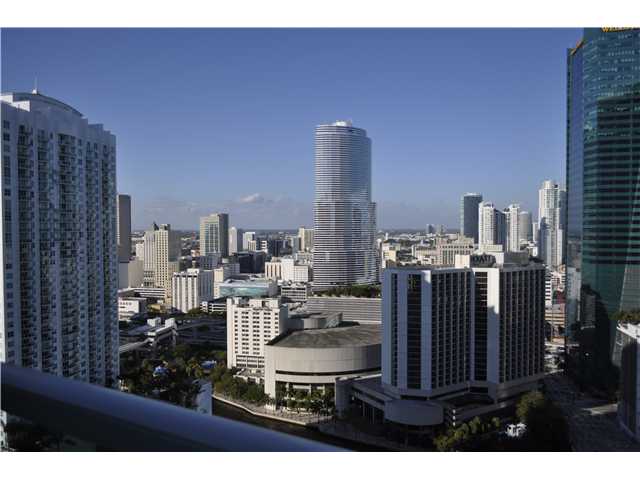 500 BRICKELL AV # 3205