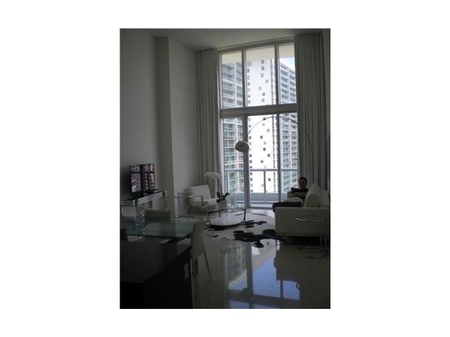 485 BRICKELL AV # 2806