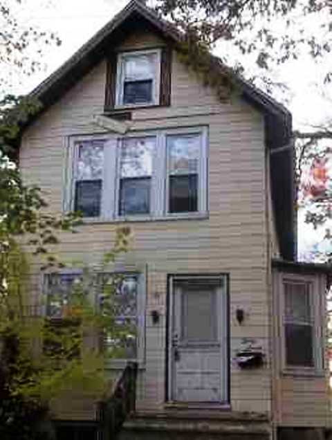 37 Oak Ave