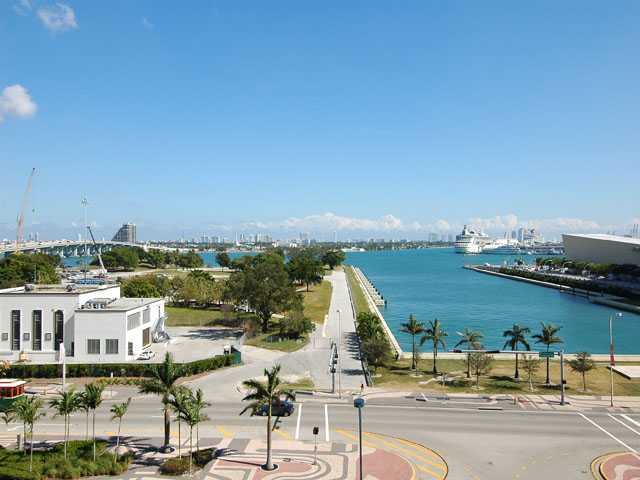 900 BISCAYNE BL # TH701