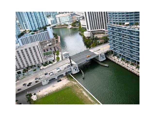 475 BRICKELL AV # 912