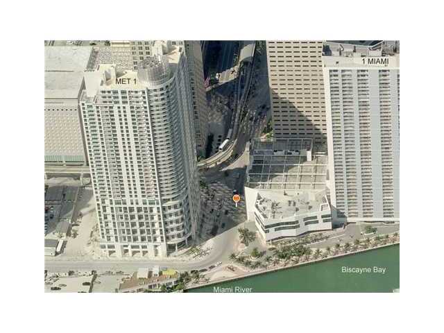 300 S BISCAYNE BLVD # 3705