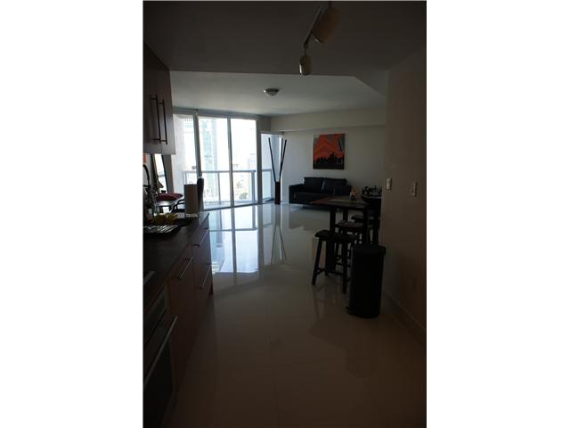 475 BRICKELL AV # 1808