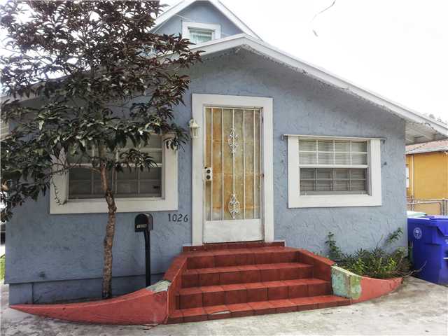 1026 NW 33 AV