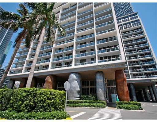 495 BRICKELL AV # 3906