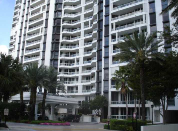 21205 Yacht Club Dr Apt 1006