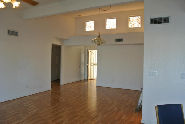 226 E LAGUNA ROYALE --