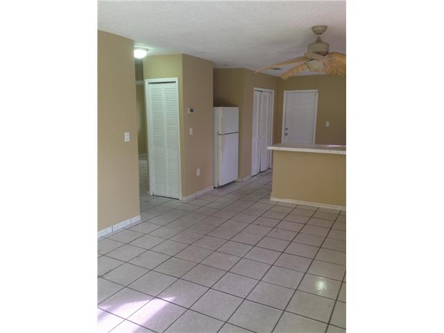 1029 NW 27 CT