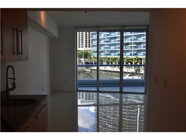 465 BRICKELL AV # 404