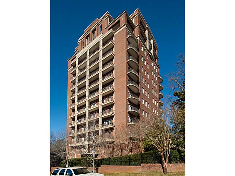 Unit 403 - 2724 Peachtree Road Nw