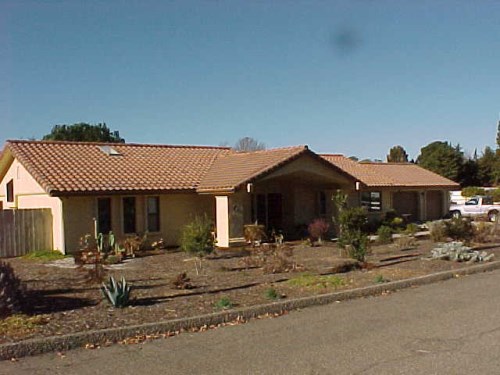 1180 La Loma Dr