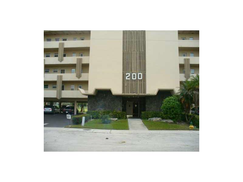 200 NE 14 AV # 324