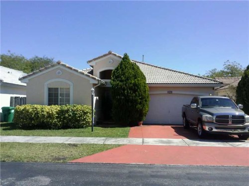 8223 SW 157 CT