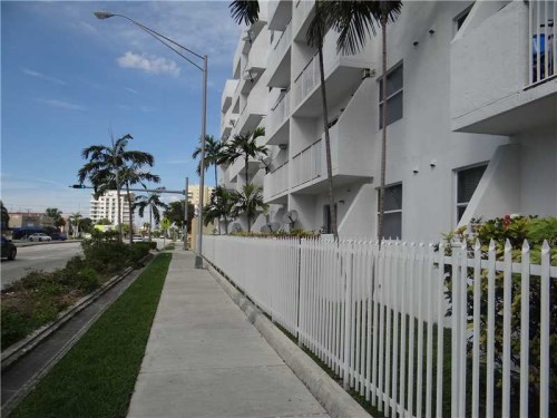 2575 SW 27 AV # 304