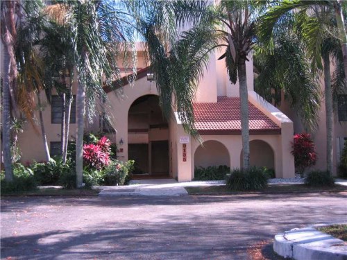 9135 SW 125 AV # 305P