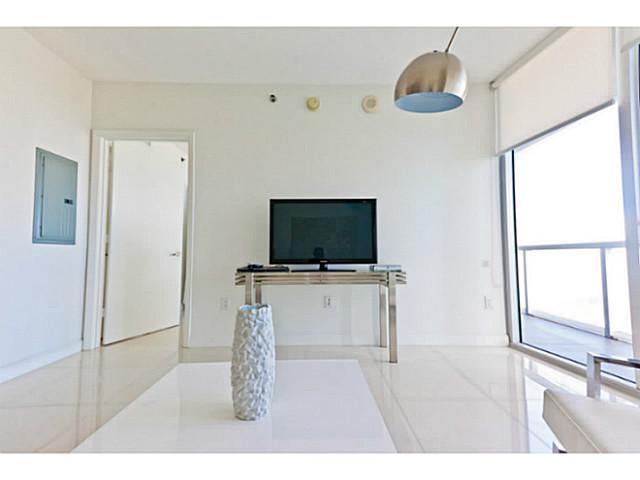 485 BRICKELL AV # 3111