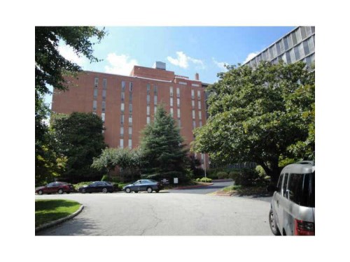 Unit 218 - 3060 Pharr Court North Nw