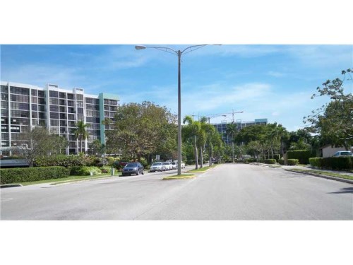 400 LESLIE DR # 1006