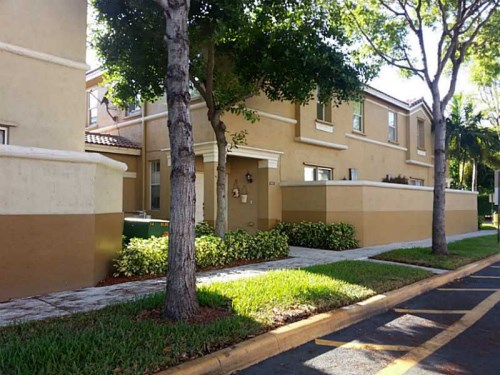 3922 SW 155 AV # 295