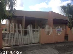 F-4 5th  St Urb. Villas Del Coqui