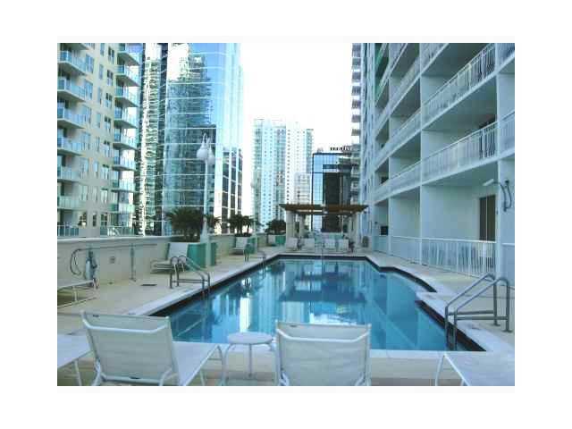 1200 BRICKELL BAY DR # 3804