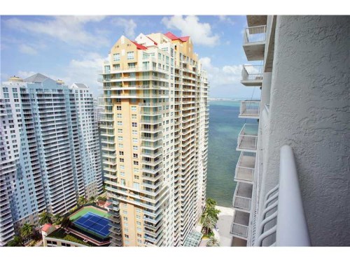 1200 BRICKELL BAY DR # 3306