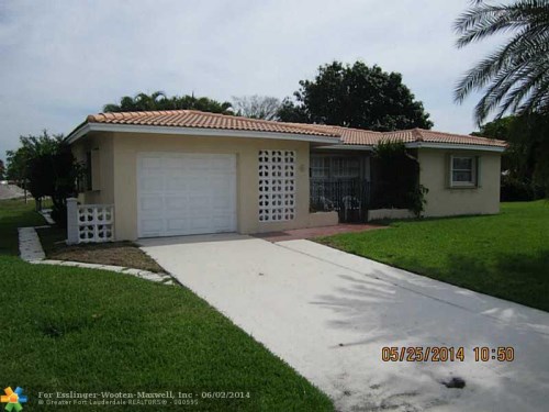 4621 NW 44 CT