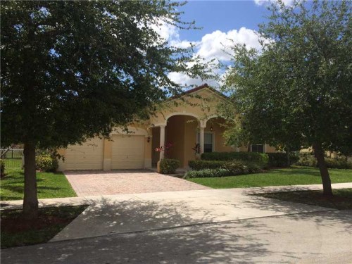 8213 SW 165 CT