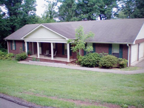 210 Hillandale Dr.