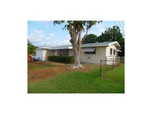 8551 NW 11 CT