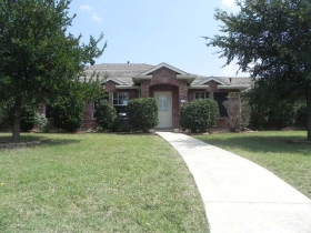 905 Hillside Circle