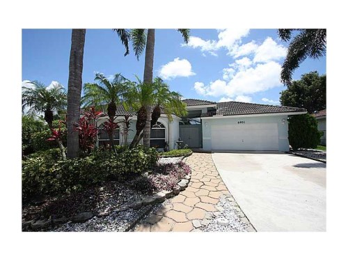 6951 NW 18 CT