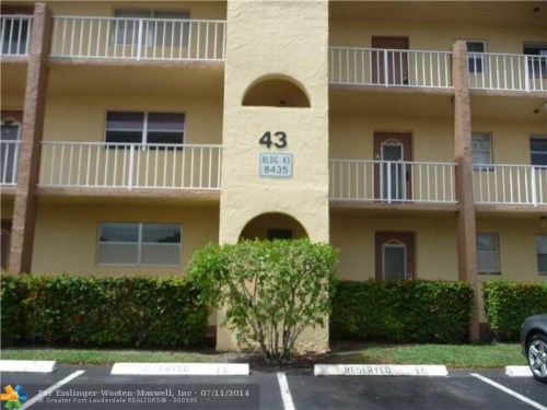 8465 Sunrise Lakes Blvd # 305