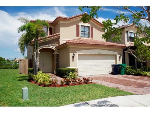 8770 NW 115 CT