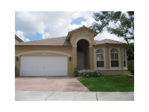 8211 NW 113 CT