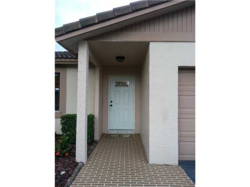 7605 NW 18 CT