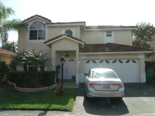 5765 NW 99 CT