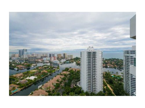 21205 YACHT CLUB DR # 3209