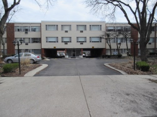 1139 Leavitt Avenue Apt 303