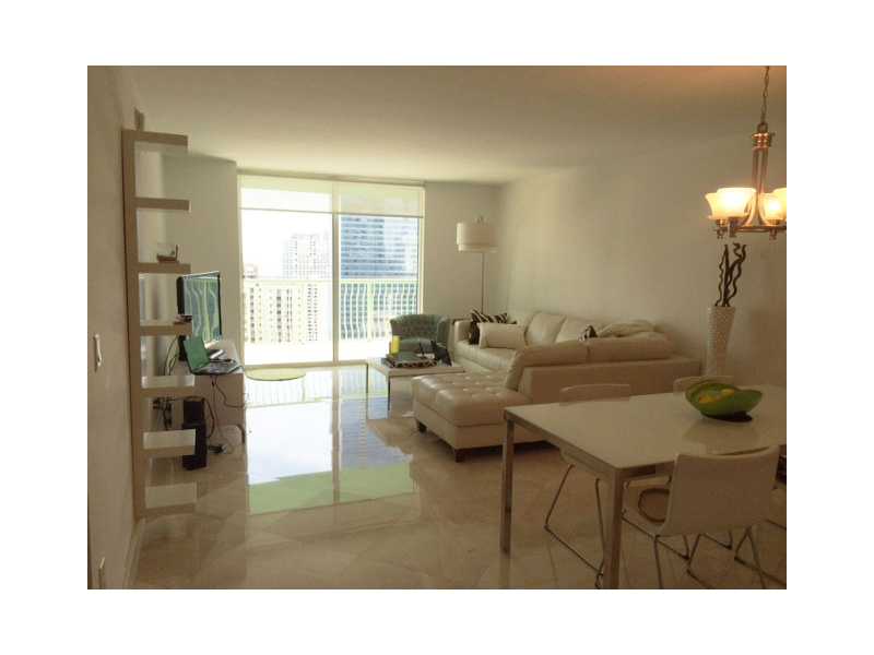 1200 BRICKELL BAY DR # 3707