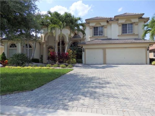 12805 NW 69 CT