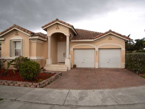 4891 NW 112 CT