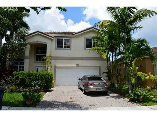 5384 NW 111 CT