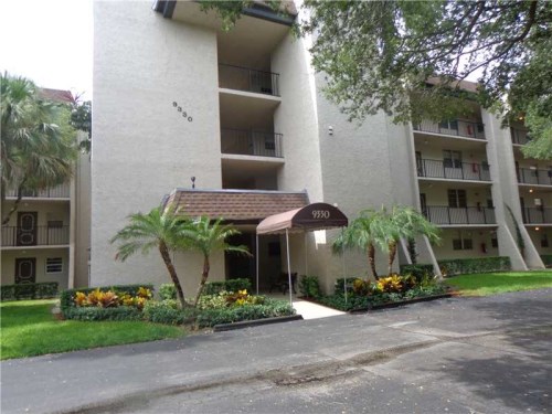 9330 LAGOON PL # 305