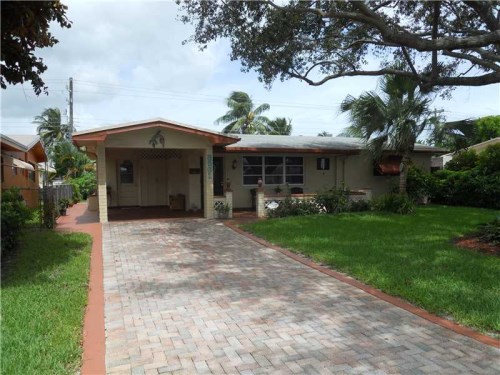 8561 NW 15 CT