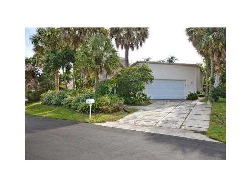 880 E COCO PLUM CR