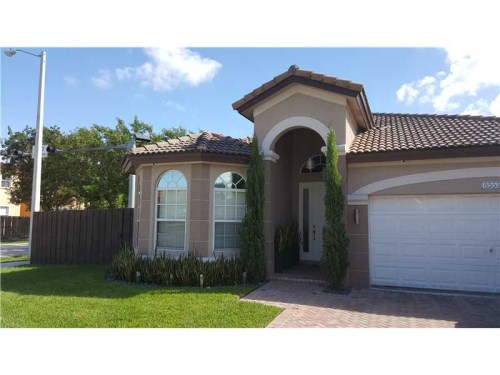 8555 NW 111 CT