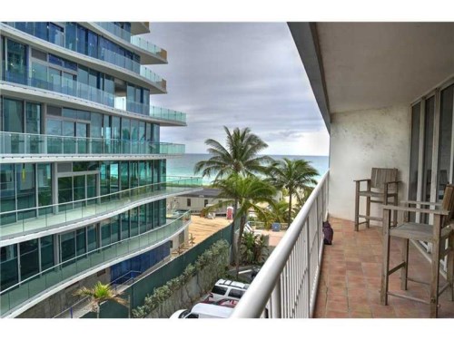 9341 Collins Ave # 306