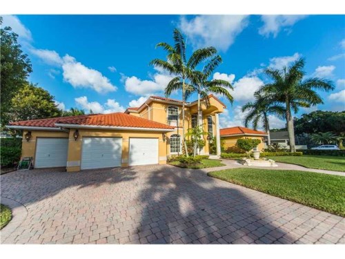 5023 NW 94th Doral Pl